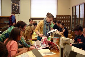 Students from Sean Franzel's class doing research in Special Collections
