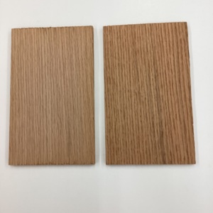 Quarter-sawn oak boards<br />
